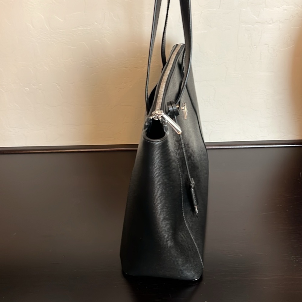 Michael Kors Maddie Medium Leather Tote shoulder bag, black, like new! - Picture 13 of 15